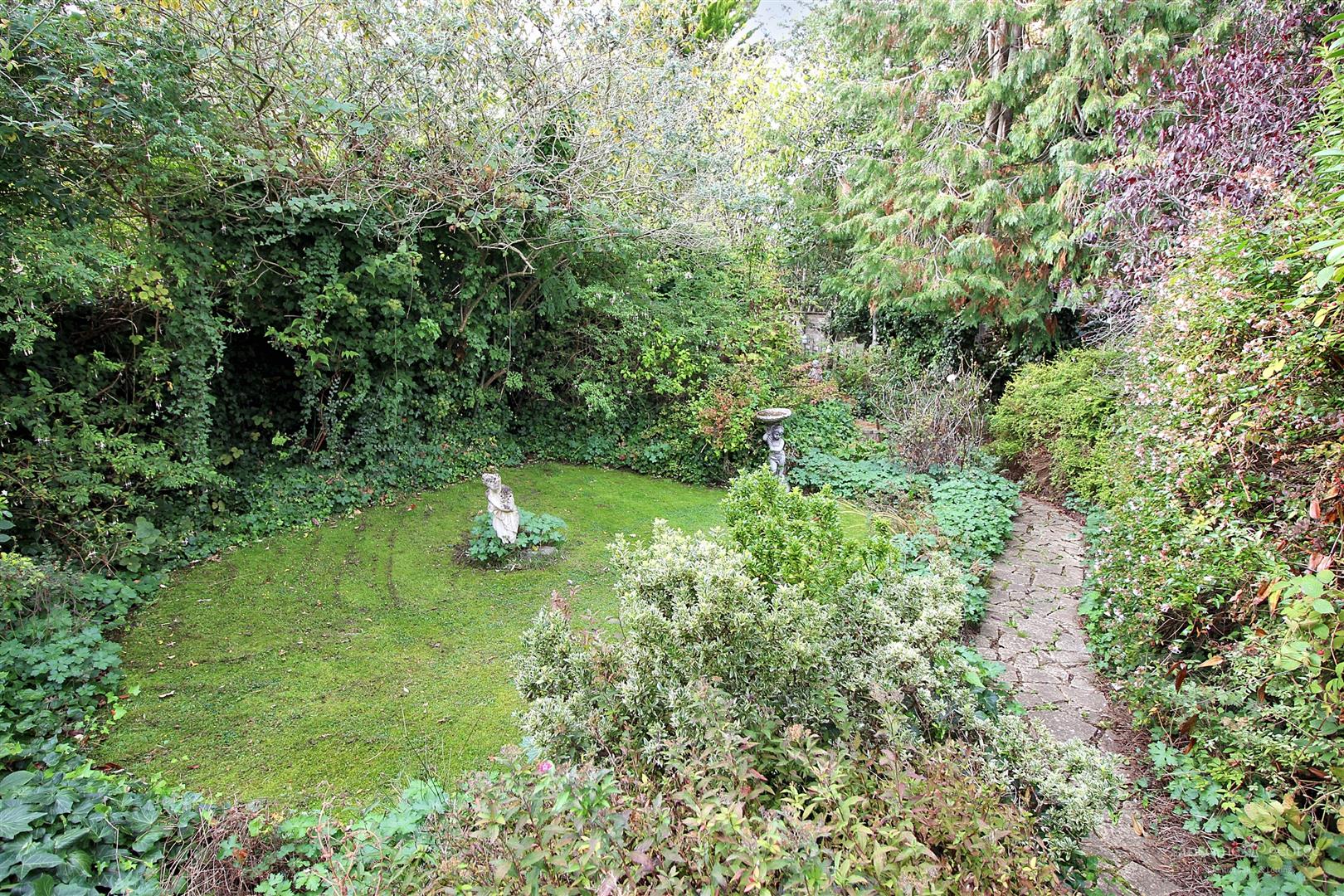 Warborough Avenue, Tilehurst, Reading